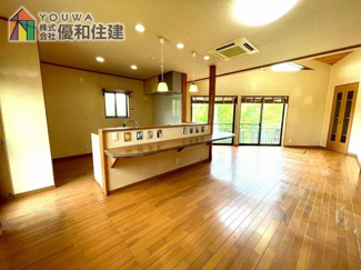 【居間・リビング】 | 西区伊川谷町井吹　中古戸建