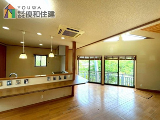 【居間・リビング】 | 西区伊川谷町井吹　中古戸建