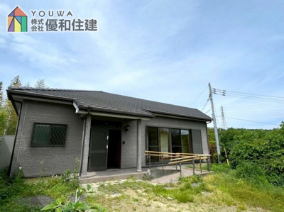 【外観】 | 西区伊川谷町井吹　中古戸建 | 車庫スペース8台以上可能