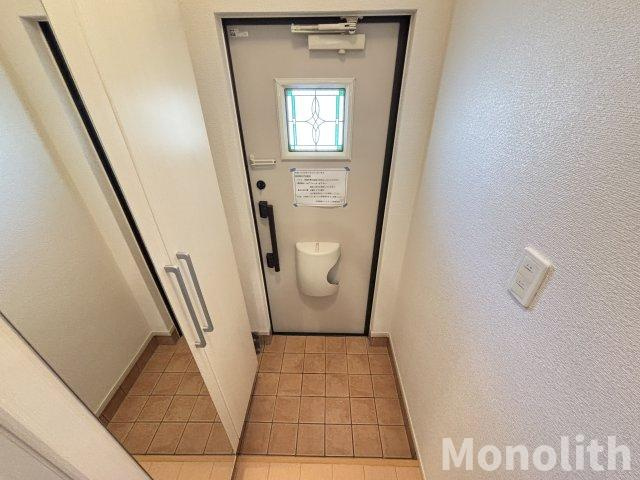 ソレイユ和泉中央の玄関