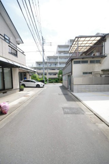 【前面道路含む現地写真】