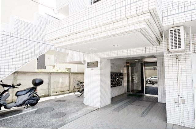 杉並区西荻北１丁目の賃貸マンションのエントランス|落ち着いたエントランスです