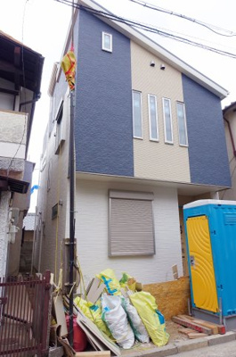 【外観】 | 歌敷山4丁目新築住宅 | 長期間(３０年以上）色あせや汚れの付かないサイディング、屋根材を使用