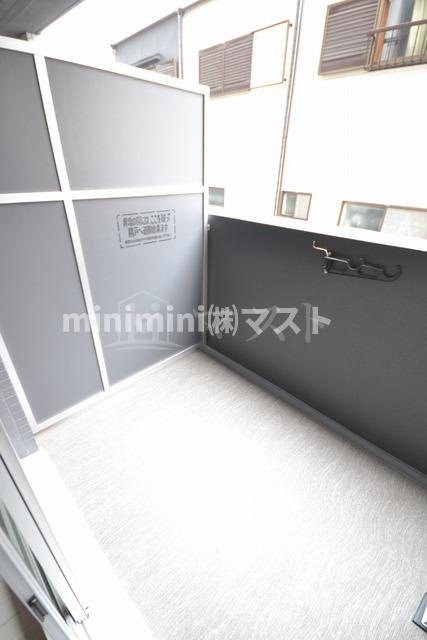 レジュールアッシュOSAKA新深江のバルコニー