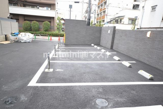 レジュールアッシュOSAKA新深江の駐車場
