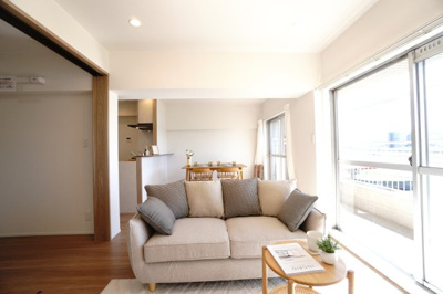 【居間・リビング】 | 【上質リノベ】三滝コーポラス | 室内（2025年7月26日8：00頃）撮影