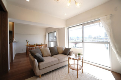 【居間・リビング】 | 【上質リノベ】三滝コーポラス | 室内（2025年7月26日8：00頃）撮影