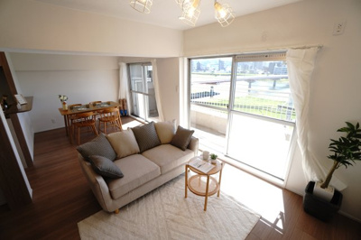 【居間・リビング】 | 【上質リノベ】三滝コーポラス | 室内（2025年7月26日8：00頃）撮影