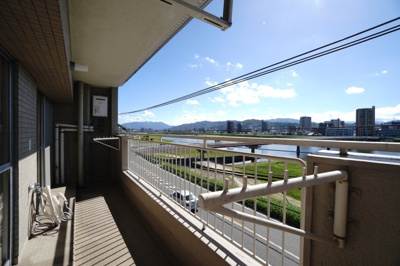 【バルコニー】 | 【上質リノベ】三滝コーポラス | 現地（2025年7月26日8：00頃）撮影