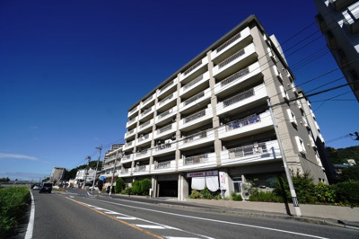 【外観】 | 【上質リノベ】三滝コーポラス | 現地（2025年7月26日8：00頃）撮影