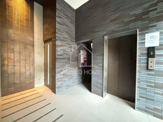 Arome梅田のエントランス