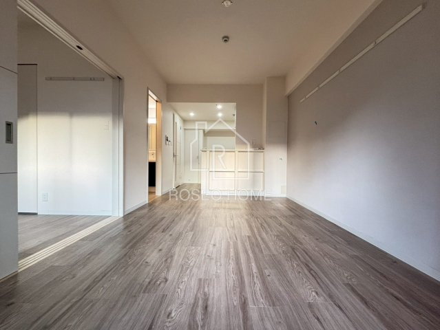 Arome梅田の居間・リビング