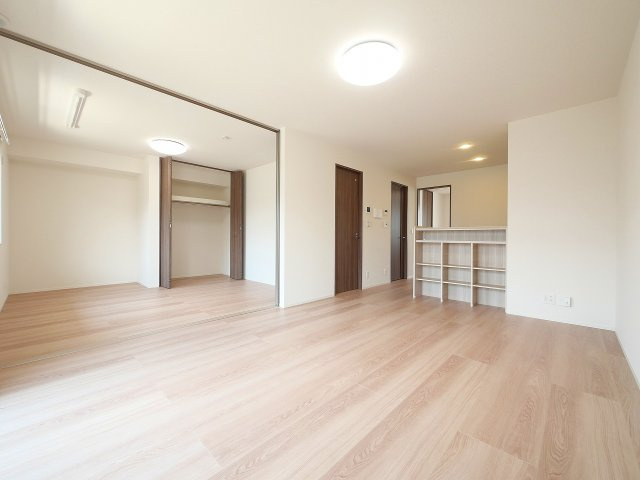 リシェエンファントの居間・リビング|ゆったり過ごせる居間です