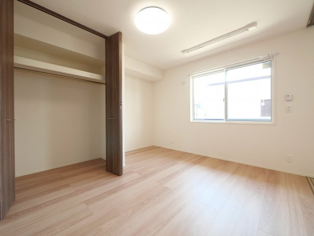 リシェエンファントの洋室|落ち着いた色調の洋室です