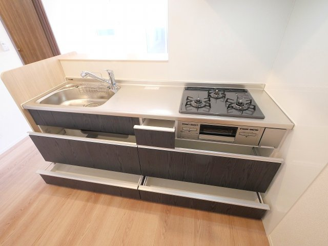 リシェエンファントのキッチン|コンパクトなキッチンで掃除もラクラク