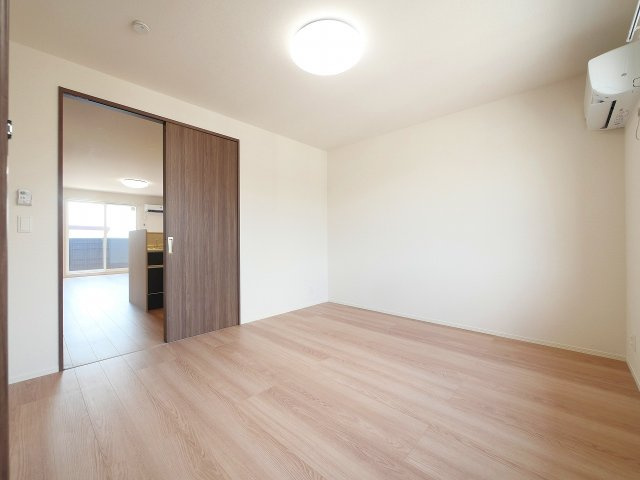 リシェエンファントの洋室|ゆったりした洋室です