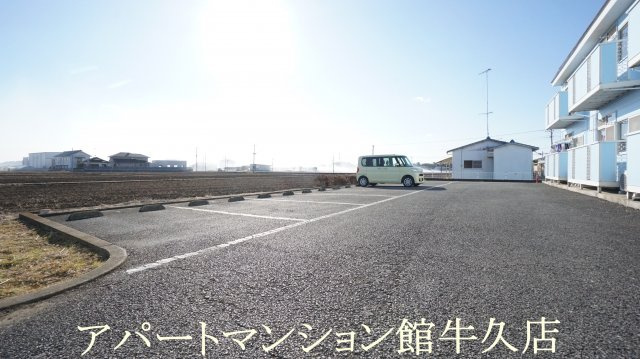 シティハイツ北条の駐車場