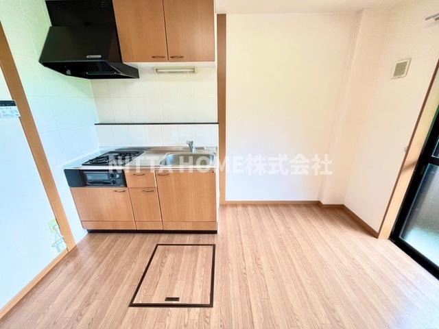 マルベリーの居間・リビング|床下収納が便利です◎