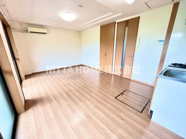 マルベリーの居間・リビング|リビングルームにも収納がついていますよ(^^)/