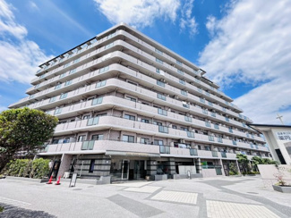 【外観】 | マンション全体が丁寧に管理されており、築年数を感じさせない美観が保たれています。