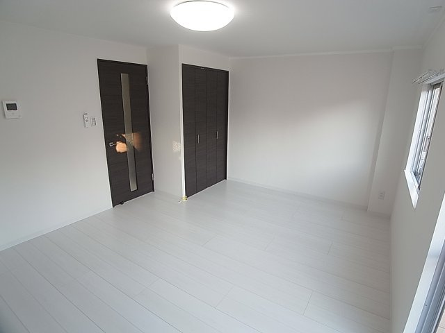 カサブランカビルの内装|天井高く、開放感タップリ