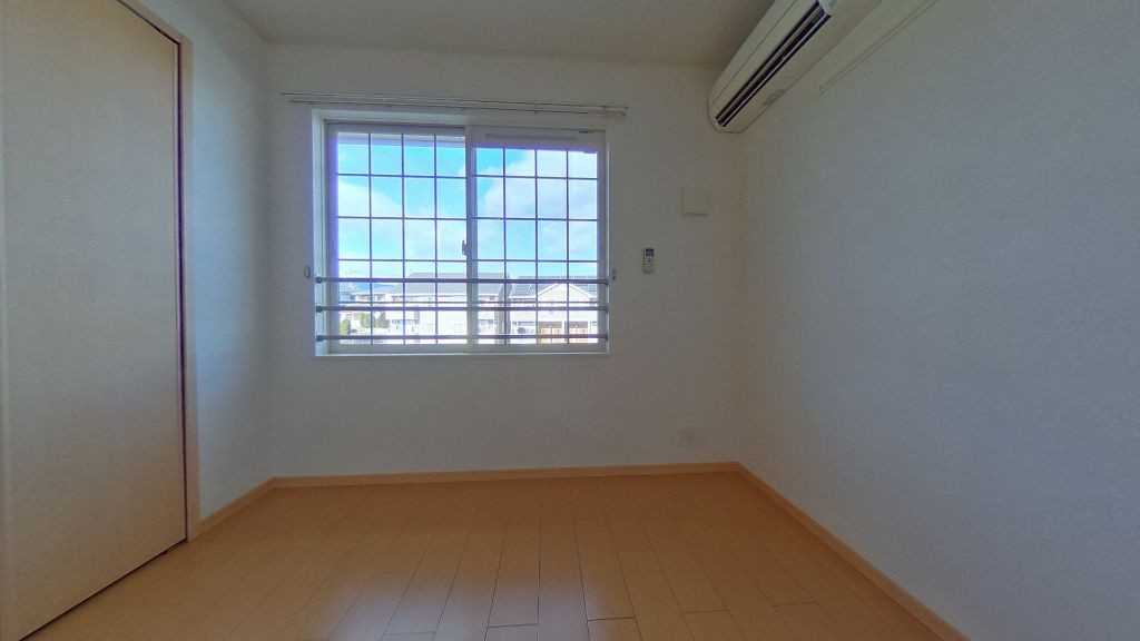 ファレノプシスの洋室