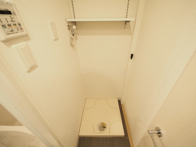 【設備】 | SERENiTE福島scelto | 洗濯機置き場です