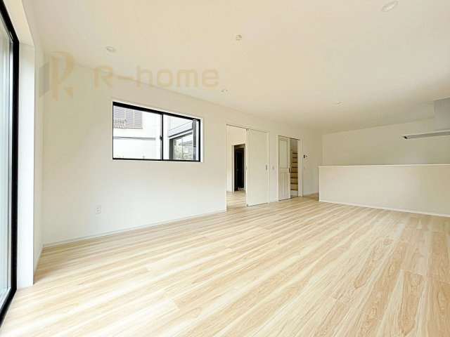 取手市西11期　新築戸建て　1号棟の居間・リビング|広々としたLDK♪充分な広さがあり、ご家族でインテリアのレイアウトを考えるのも楽しみですね！