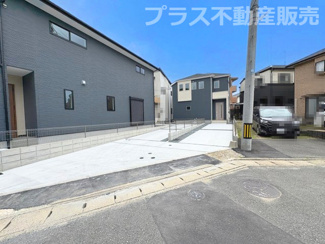 【外観】 | 現地写真。プラス不動産販売なら、現場の全ての棟をまとめてご見学頂けます。