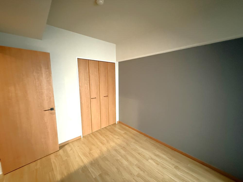 ステイツ南楠葉の収納|洋室のクローゼット
■物件内覧・資金計画相談・住宅ローン相談、リフォーム相談、お問合せ受付中■
※当日・翌日のご内覧、ご相談はお電話でのお問合せがスムーズです！