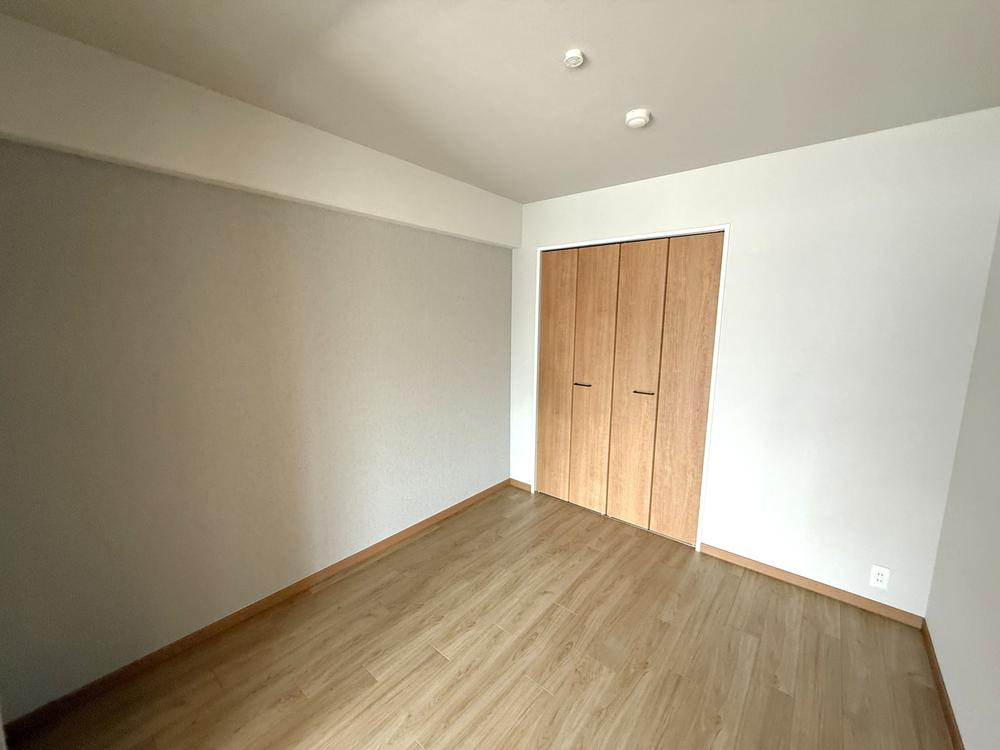 ステイツ南楠葉の子供部屋|洋室5.25帖
■物件内覧・資金計画相談・住宅ローン相談、リフォーム相談、お問合せ受付中■
※当日・翌日のご内覧、ご相談はお電話でのお問合せがスムーズです！