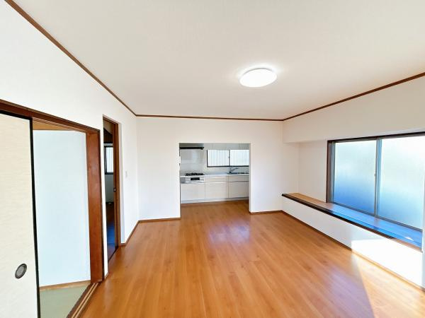 つくば市森の里　中古戸建ての居間・リビング|開放感のあるリビング。ゆったりした空間を保てます♪