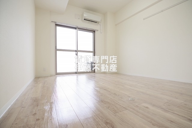 リヴシティ浅間町の洋室