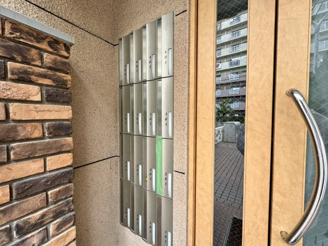 コーポエデンのエントランス