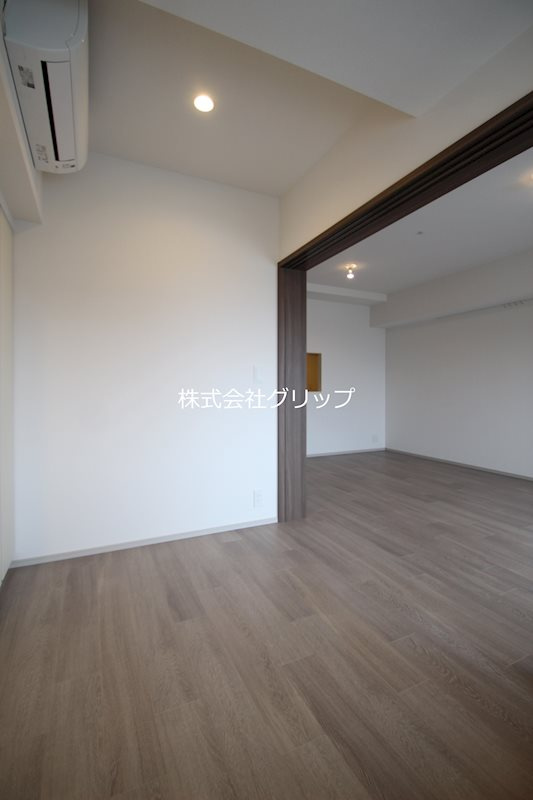 ドゥーエ横濱鶴見の洋室