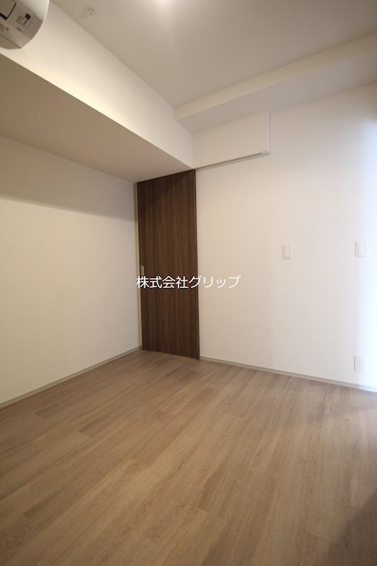 ドゥーエ横濱鶴見の洋室