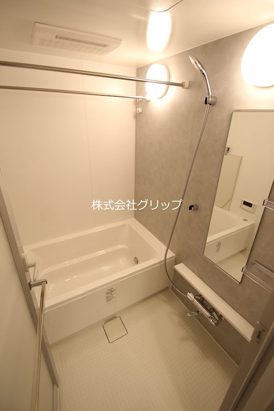 ドゥーエ横濱鶴見の浴室