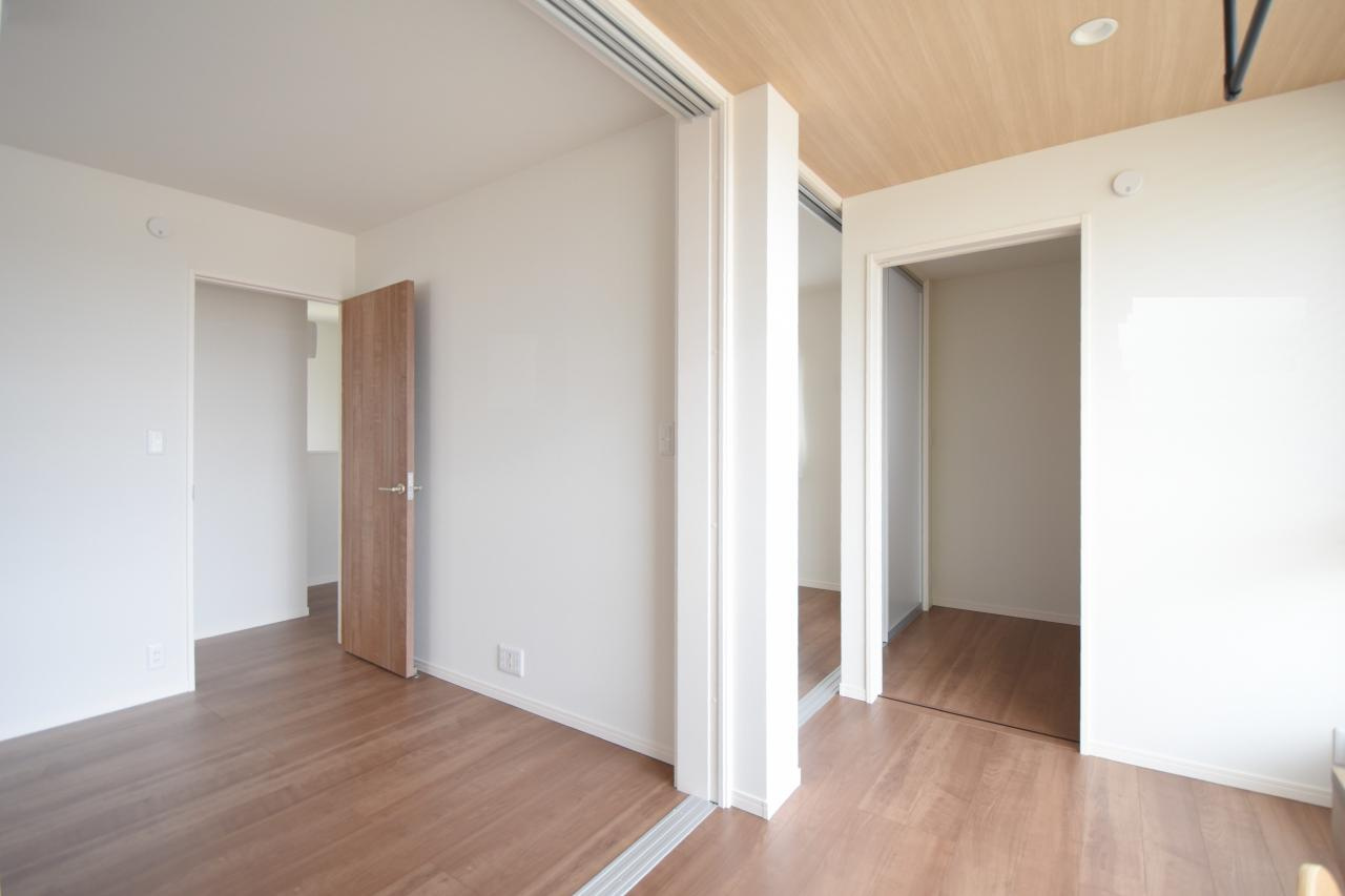 総社市門田11号棟の洋室