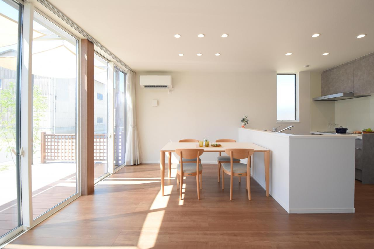 総社市門田11号棟の居間・リビング