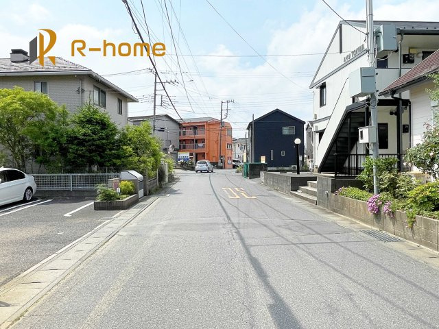 土浦市木田余第1　新築戸建て　2号棟の前面道路含む現地写真|『今から見たい！』大歓迎です♪
お気軽にＲ－ｈomeまでお問い合わせください。