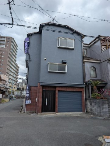 豊里町　中古一戸建ての駐車場|■物件内覧・資金計画相談・住宅ローン相談、リフォーム相談、お問合せ受付中■
※当日・翌日のご内覧、ご相談はお電話でのお問合せがスムーズです！