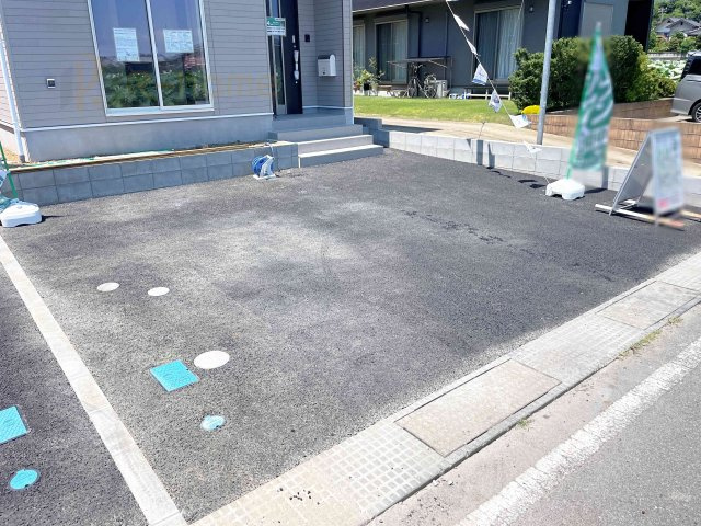 土浦市木田余第1　新築戸建て　4号棟の駐車場|カースペースは2台お停めいただけます♪