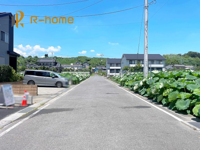 土浦市木田余第1　新築戸建て　4号棟の前面道路含む現地写真|堂々！建物完成♪実際のお部屋をご見学可能です♪
ご見学が一番の資料！お気軽にお問い合わせ下さい♪