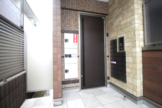 【エントランス】 | オートロック付き＆宅配ボックス