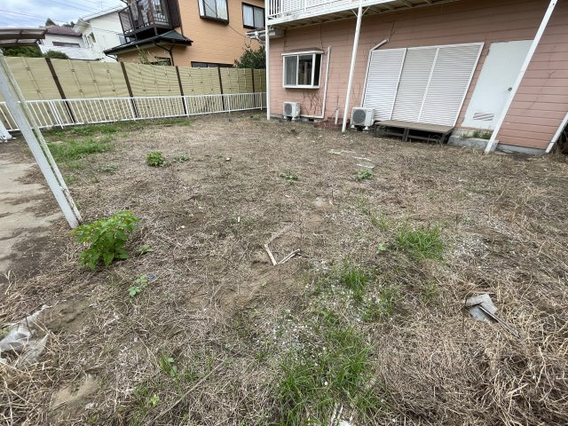 浅見邸　細草の庭