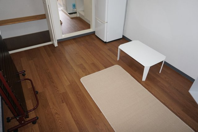 メゾン・ド・エレーヴ唐国の内装|明るい色調の室内です