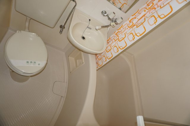 メゾン・ド・エレーヴ唐国の浴室|きれいなお風呂です