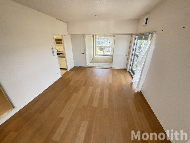 泉北城山台２丁21号棟の玄関