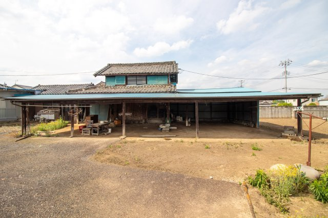 足利市高松町の中古一戸建のその他|農作業具やガーデニング用具などの収納や作業場としても様々ご活用していただけます。