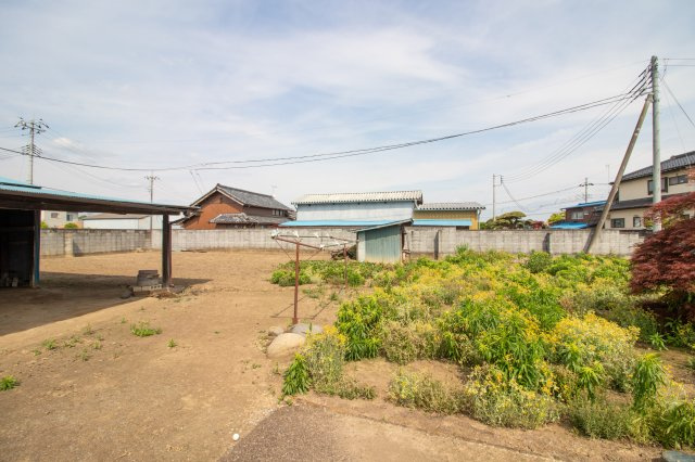 足利市高松町の中古一戸建の庭